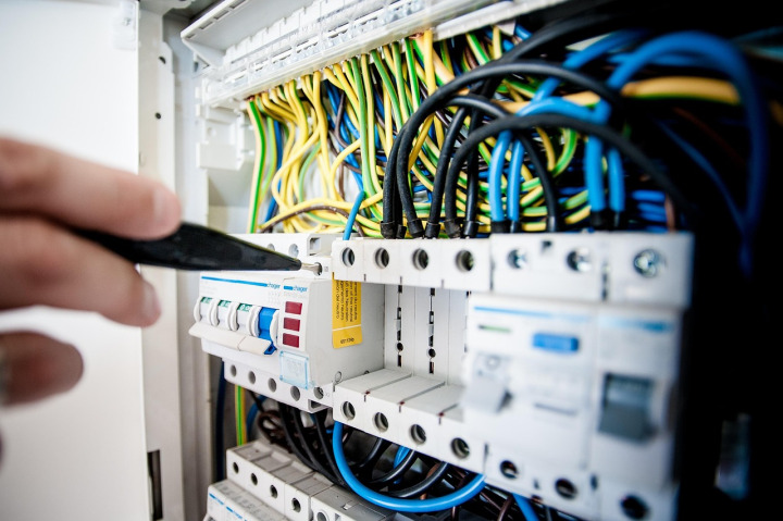 electrician wiring tools repair london