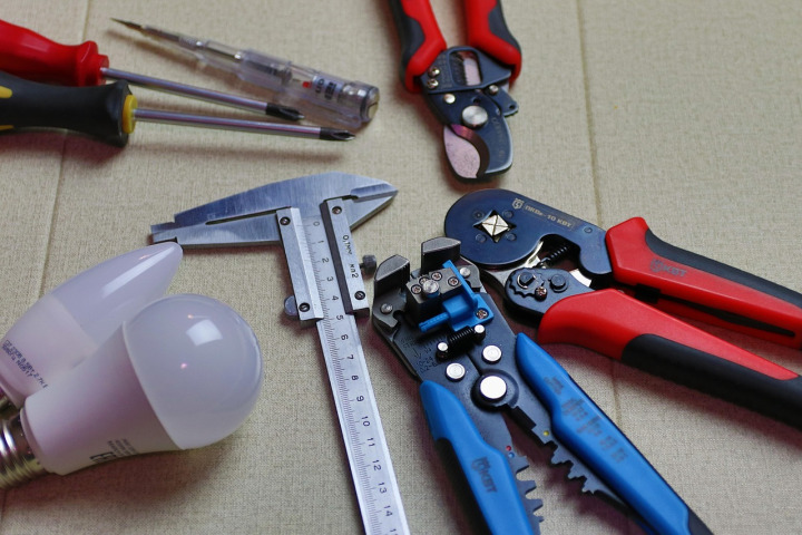 electrician wiring tools repair london